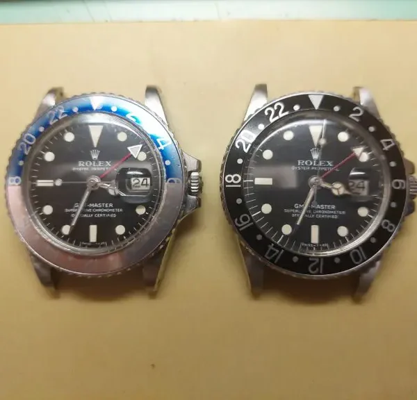 Δύο vintage Rolex GMT-Master στον πάγκο του εργαστηρίου